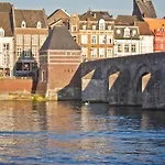 In Monumental House Centre Frühstückspension Maastricht