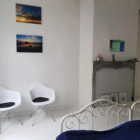 לינה וארוחת בוקר In Monumental House Centre מאסטריכט