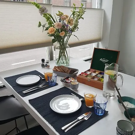 In Monumental House Centre *