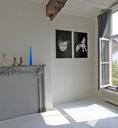 In Monumental House Centre *