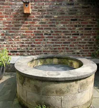 In Monumental House Centre