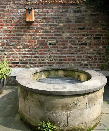 In Monumental House Centre