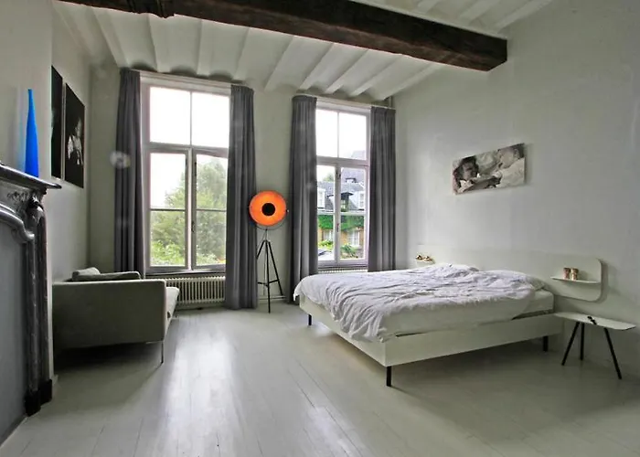 Bed and breakfast In Monumental House Centre