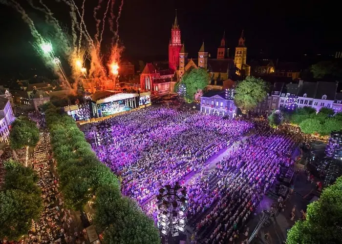 Bed & Breakfast In Monumental House Centre Maastricht